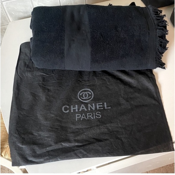 NWOT Authentic Black Chanel With CC logo beach towel - Picture 1 of 4